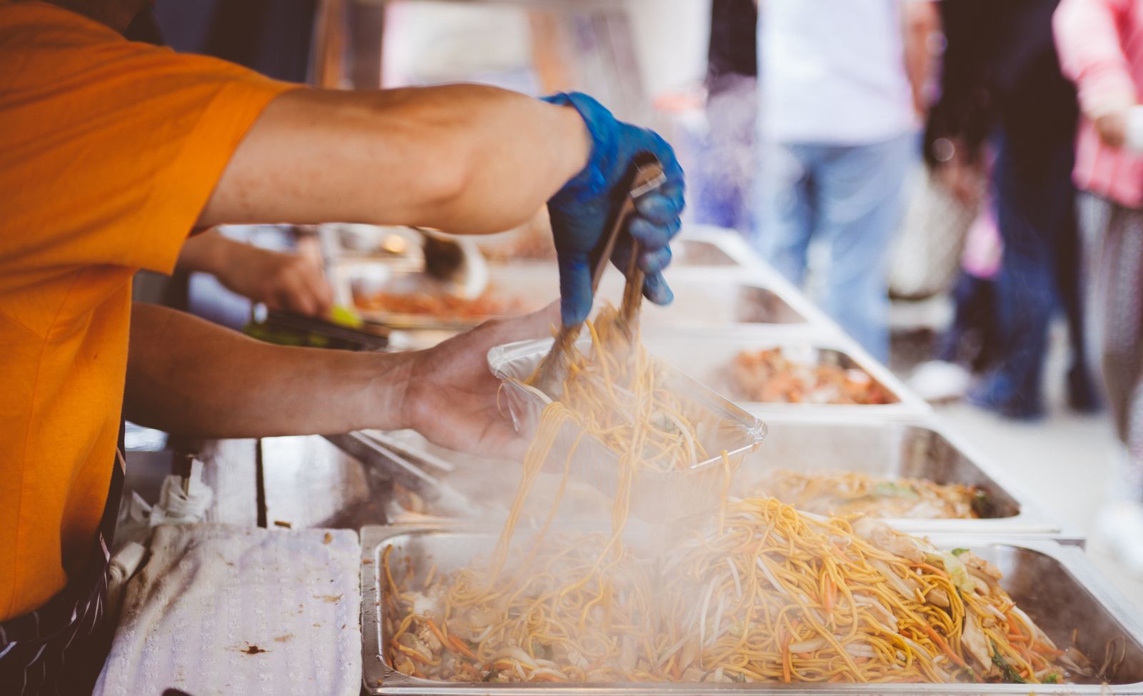 Streetfood-Stand auf einem Markt